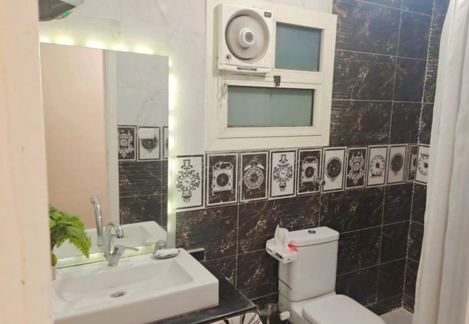 shkh-mfroshh-llaygar-fy-alaasafrh-bhry-big-2