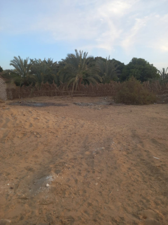 ard-fy-aloahat-albhryh-fy-alaaagoz-msahtha-676mtr-ttl-aaly-sharaa-big-1