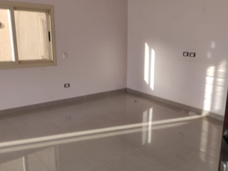 shk-llaygar-fy-altgmaa-alkhams