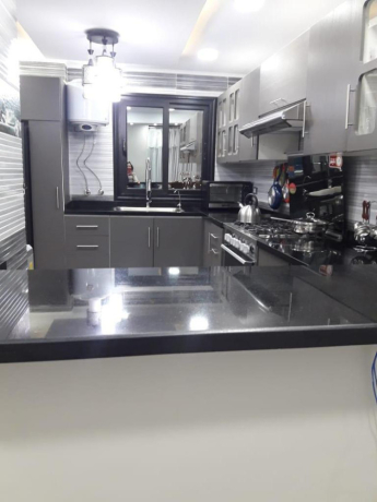 shkh-mfrosh-llbyaa-fy-oady-hof-bsharaa-32-big-1