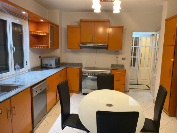 shk-mfrosh-llbyaa-fy-srayat-almaaady-big-1