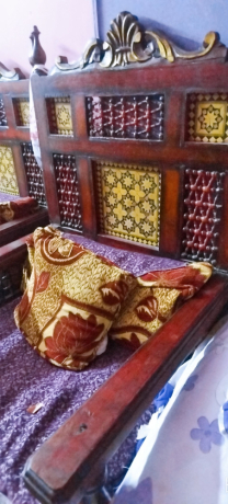 antryh-khshb-zan-ahmr-arbysk-llbyaa-big-1