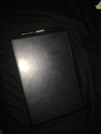 tablt-grafyk-oakom-astkhdam-khfyf-llbyaa-big-0