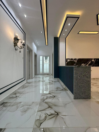 shk-llbyaa-fy-alnzhh-bsharaa-al-100-big-0