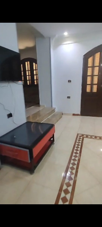 shkh-mfrosh-llaygar-fy-almnsor-big-0