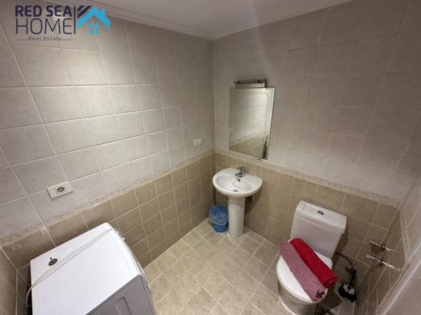 shalyh-llaygar-fy-kmbond-the-view-big-2