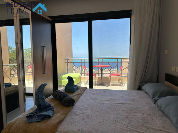 shalyh-llaygar-fy-kmbond-the-view-big-1