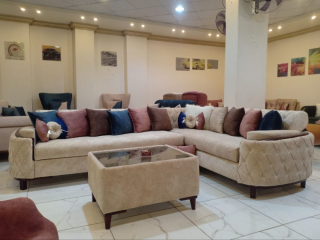 rknh-khshb-zan-ahmr-llbyaa