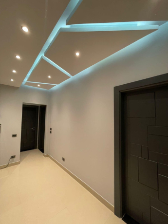 shk-llbyaa-fy-altgmaa-bganb-kmbond-maontn-fyo-big-2