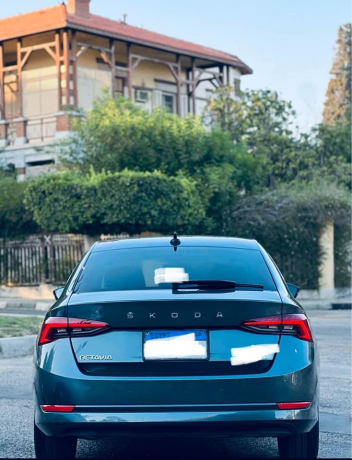skoda-aoktafya-a8-modyl-2021-fabryk-llbyaa-big-2