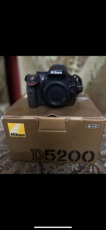 kamyr-kanon-d5200-lm-tstkhdm-ghyr-mrh-oahdh-yaatbr-gdydh-big-0