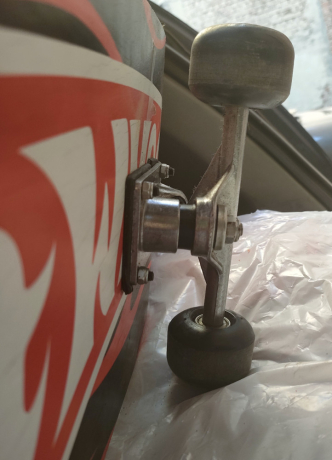 skyt-bord-skateboard-gdyd-llbyaa-800-big-2