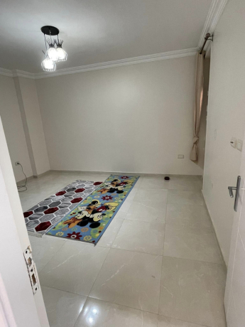 shkh-llbyaa-fy-allbyny-fysl-khlf-asoak-blal-big-0