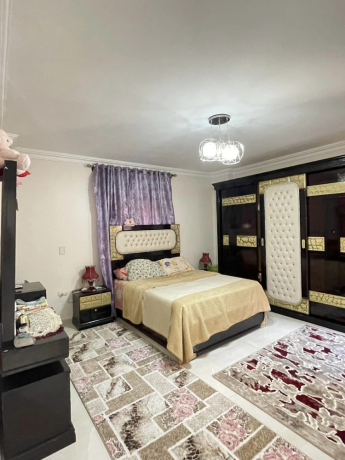 shkh-llbyaa-fy-allbyny-fysl-khlf-asoak-blal-big-1