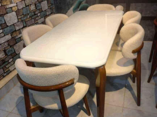 sfrh-modrn-khshb-zan-ahmr-llbyaa