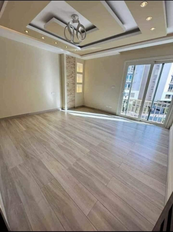 shk-llbyaa-fy-kombaond-gardn-syty-big-0