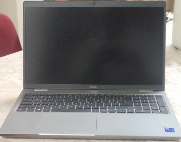 lab-tob-dyl3561-workstation-llbyaa-big-2