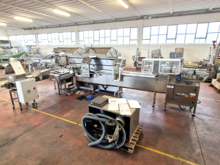 used-panettone-packaging-machine