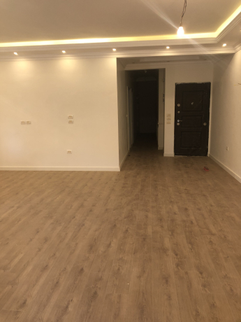 shk-llaygar-fy-alshrok-alhy-althalth-big-0